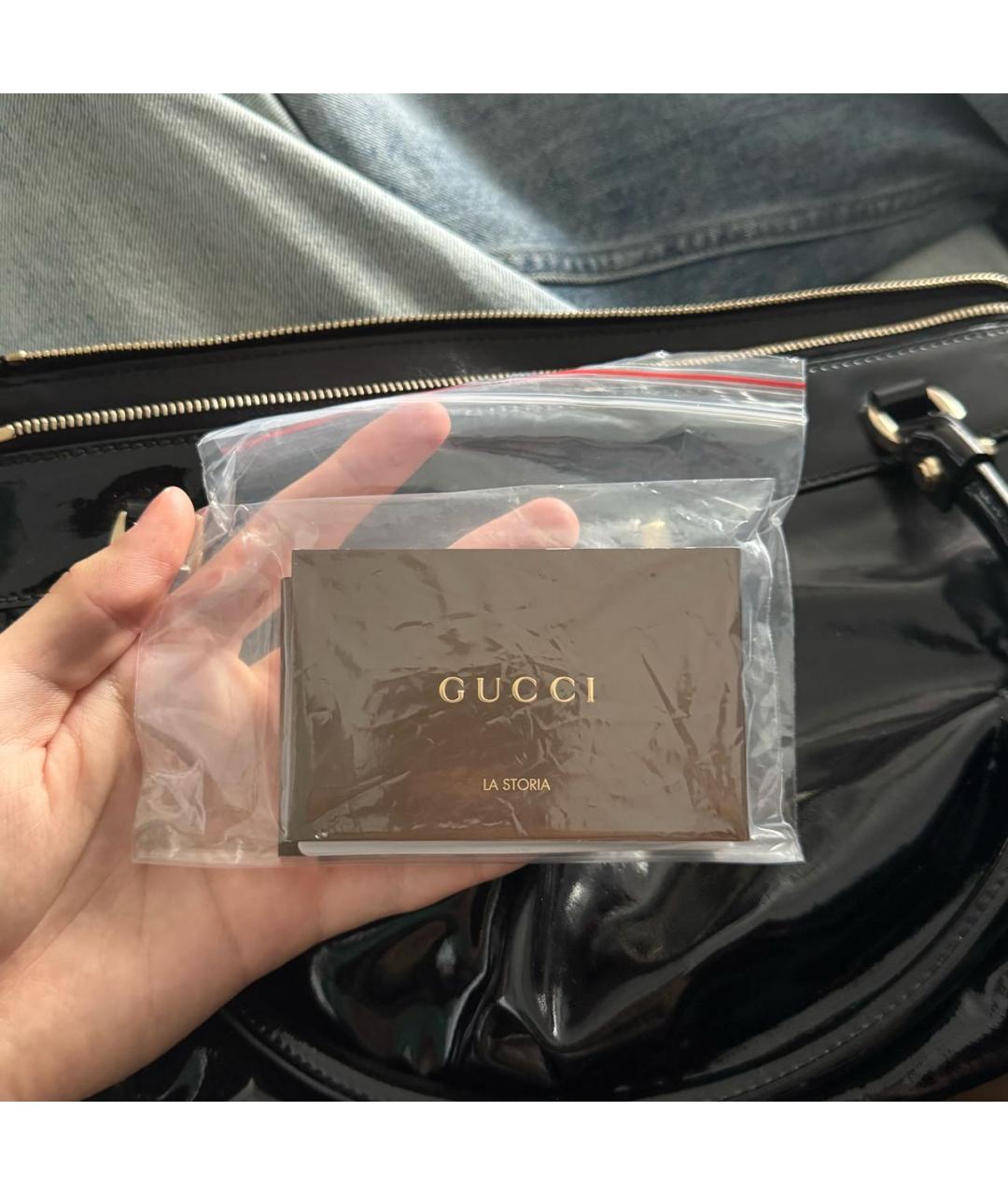 GUCCI Черная сумка с короткими ручками из лакированной кожи, фото 4