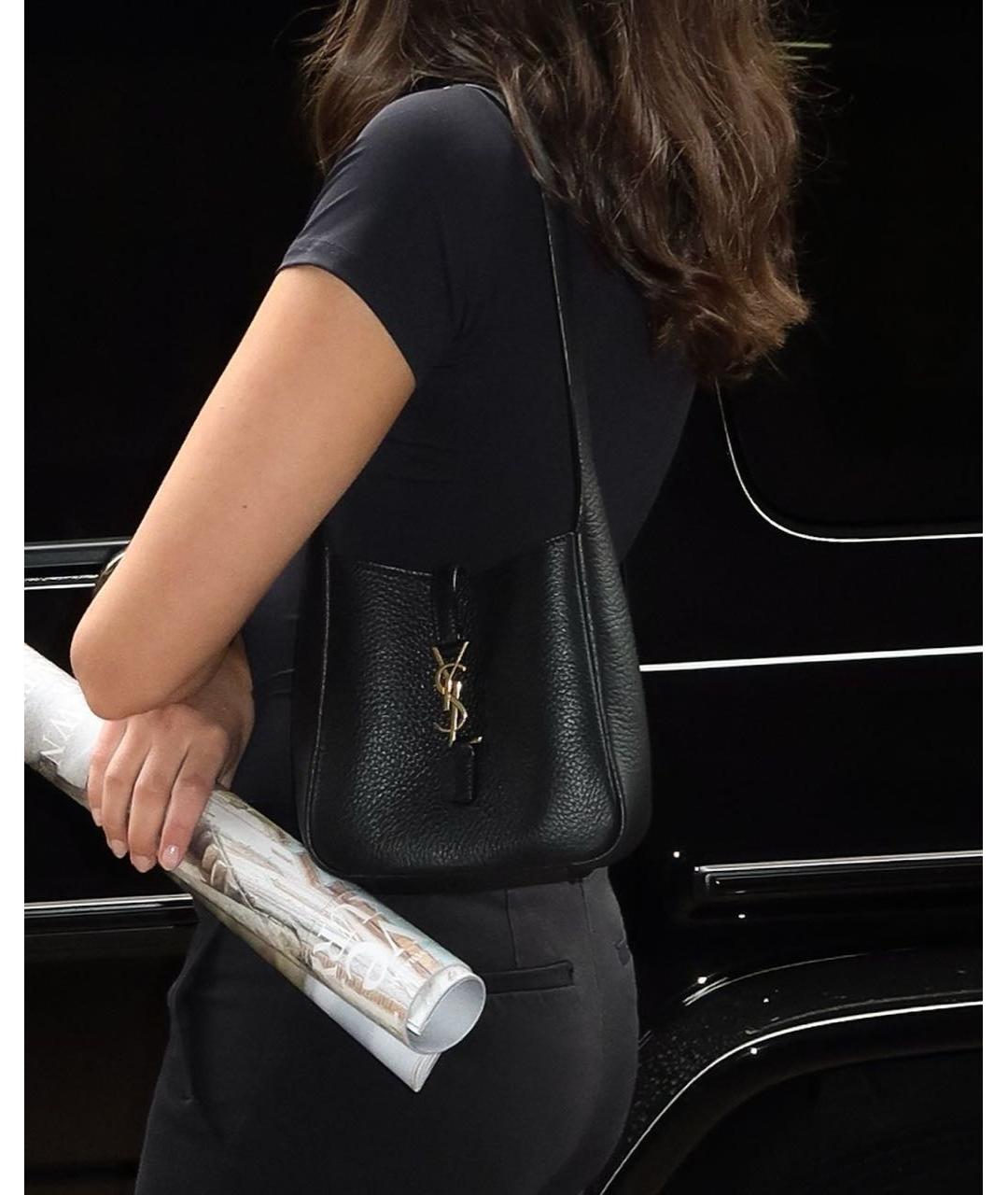 YVES SAINT LAURENT BEAUTY Черная кожаная сумка с короткими ручками, фото 6