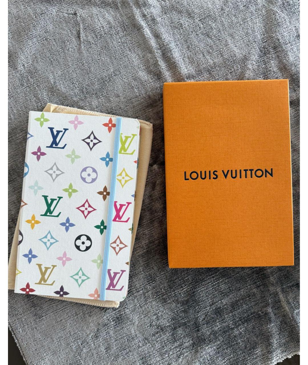 LOUIS VUITTON Белая книга, фото 3