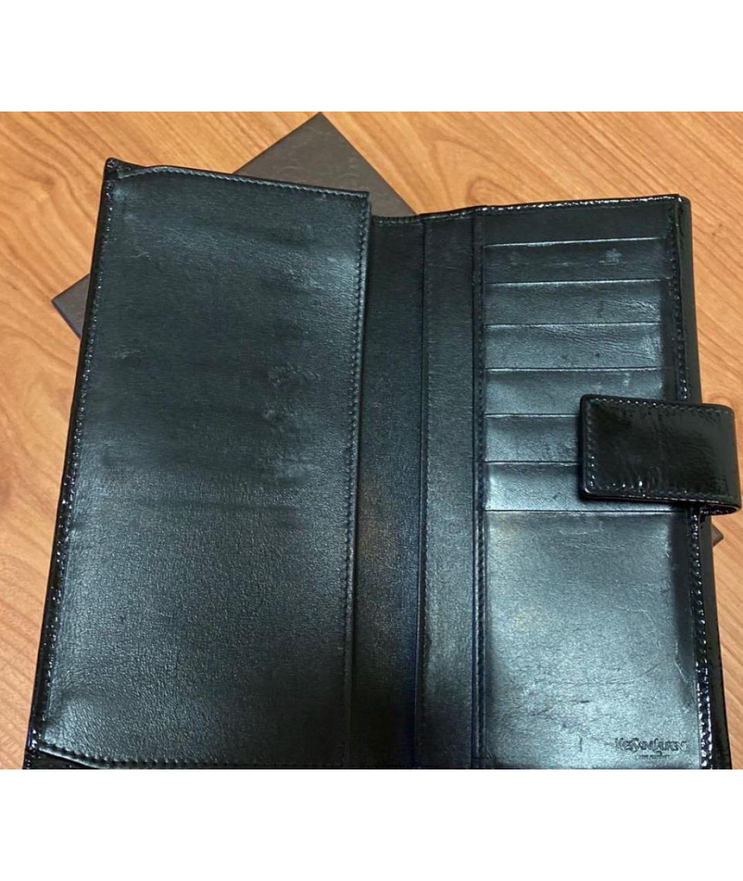 SAINT LAURENT Черный кошелек из лакированной кожи, фото 4