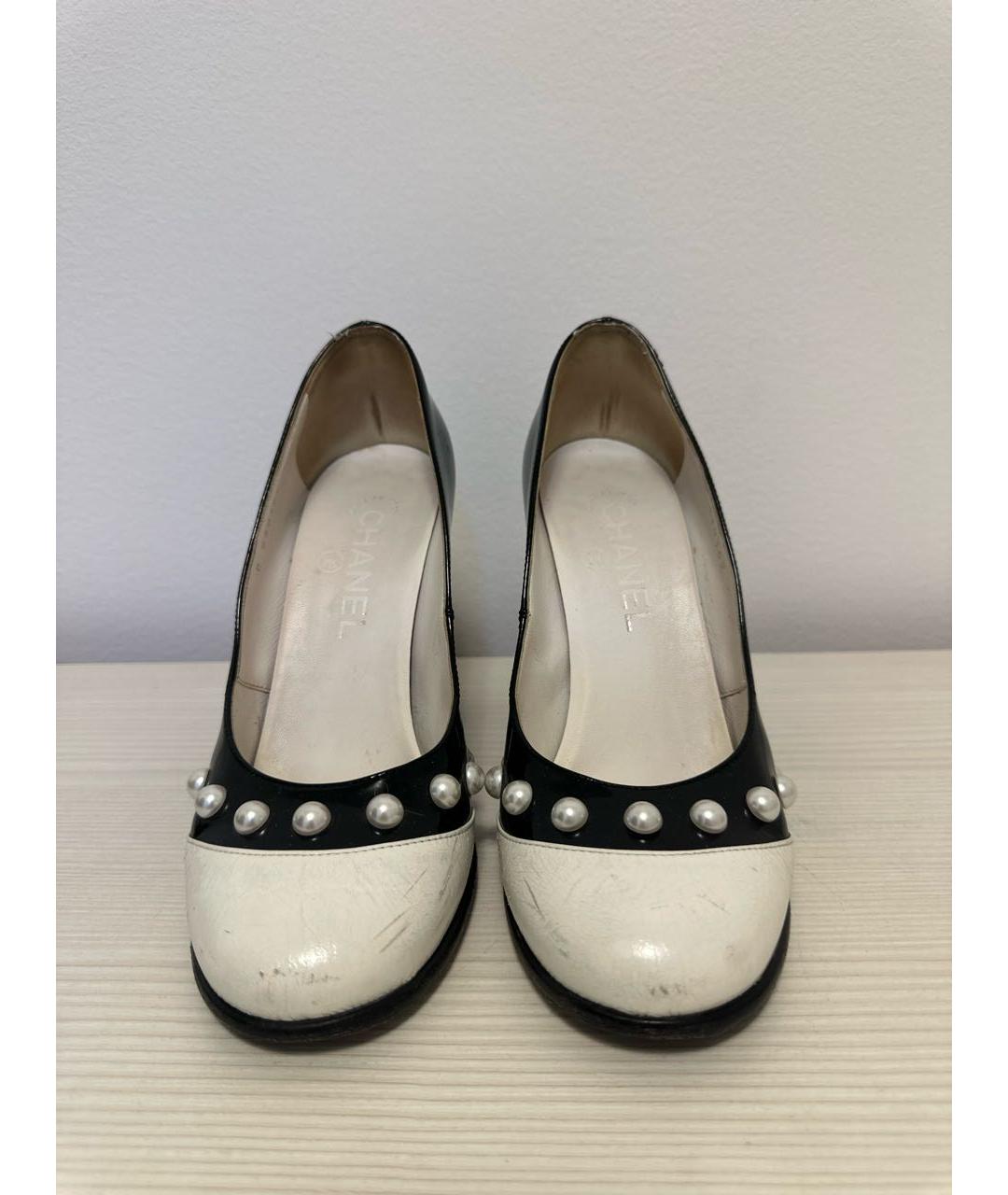 CHANEL Черные туфли из лакированной кожи, фото 2