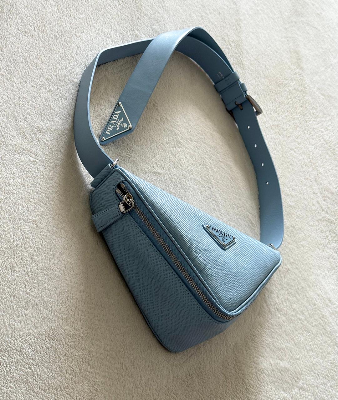 PRADA Голубая кожаная поясная сумка, фото 3