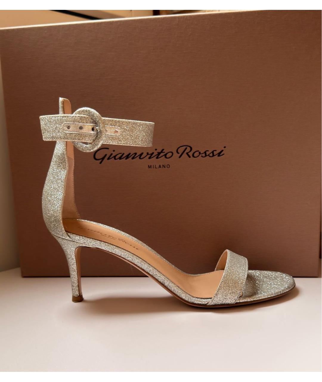 GIANVITO ROSSI Серебряные текстильные босоножки, фото 9