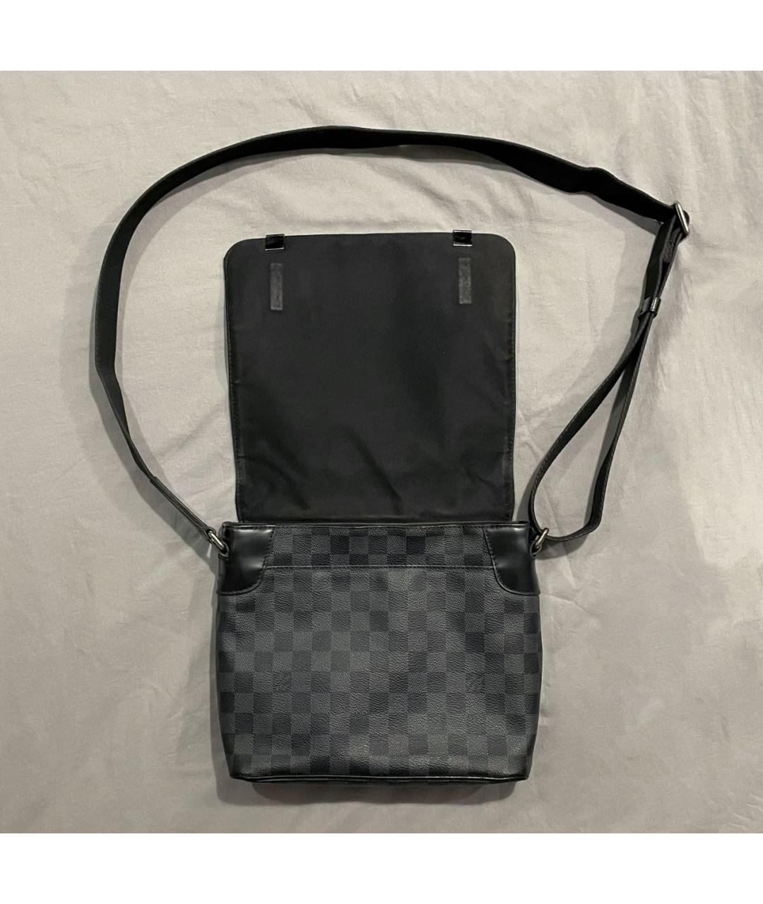 LOUIS VUITTON Черная сумка на плечо из канвы, фото 6