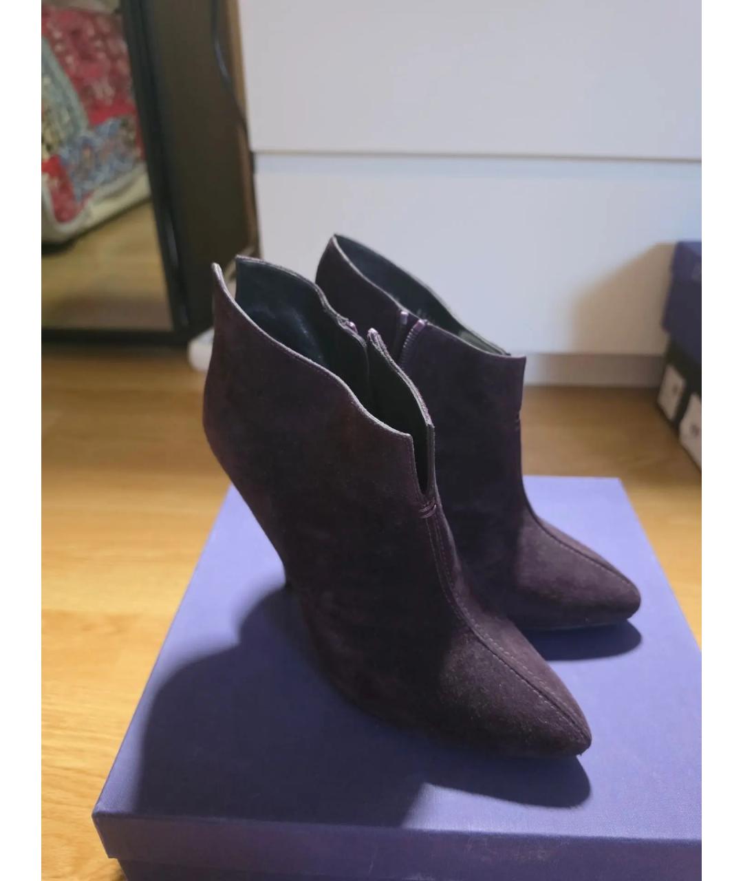 STUART WEITZMAN Фиолетовые замшевые ботильоны, фото 2