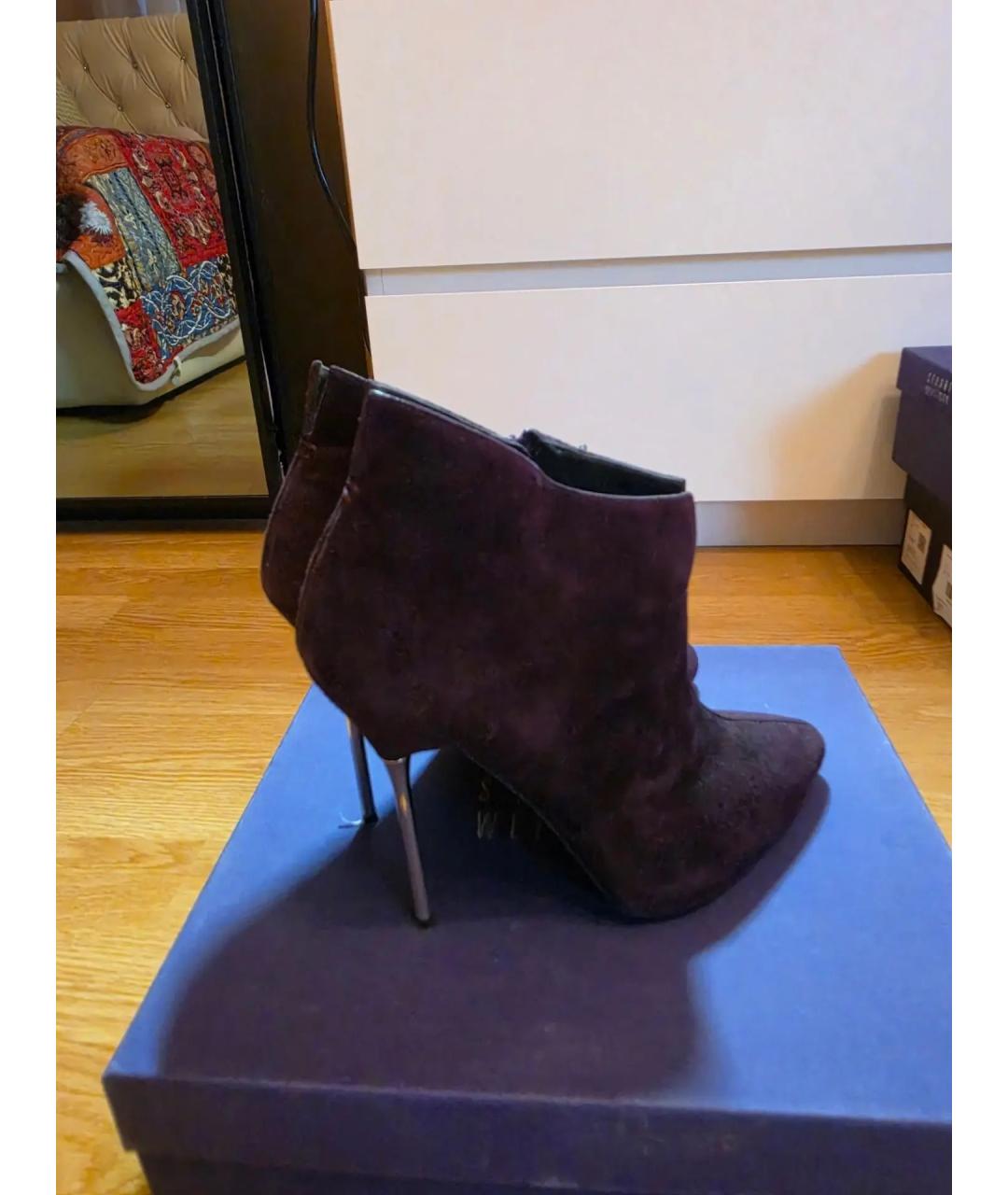 STUART WEITZMAN Фиолетовые замшевые ботильоны, фото 4