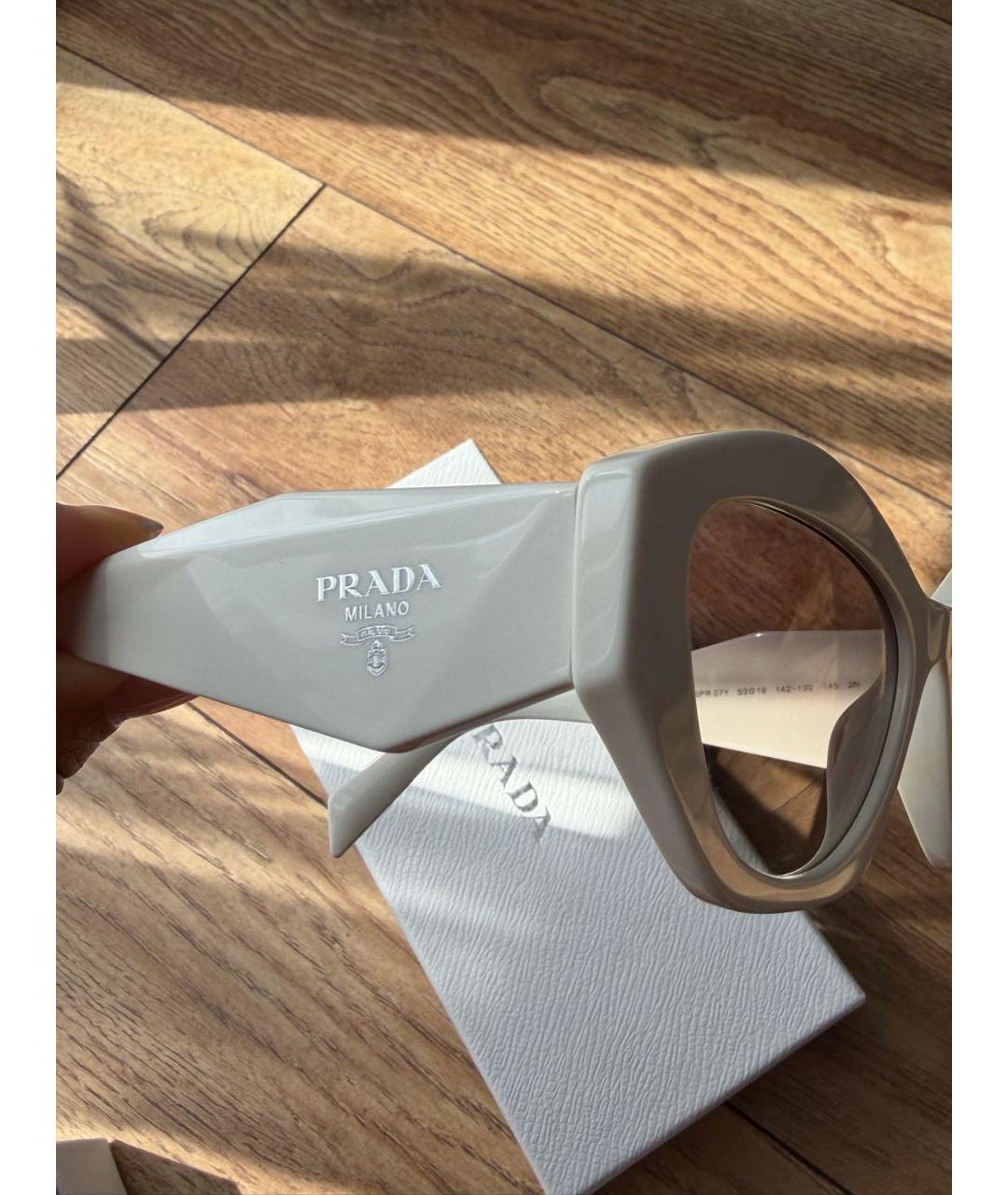 PRADA Белые пластиковые солнцезащитные очки, фото 4