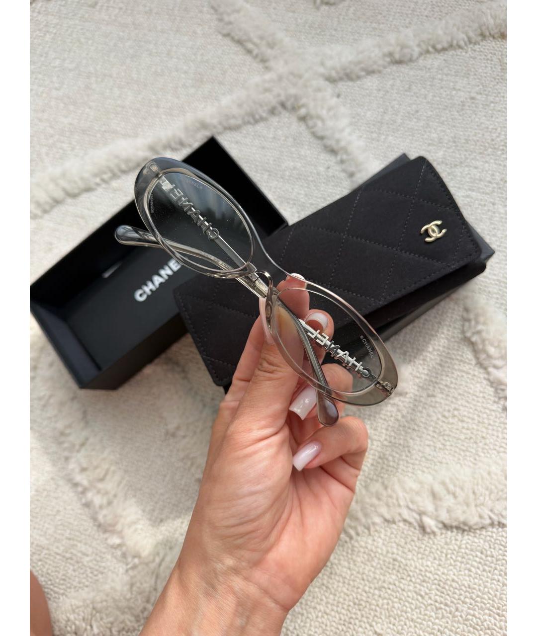 CHANEL Серые пластиковые солнцезащитные очки, фото 4