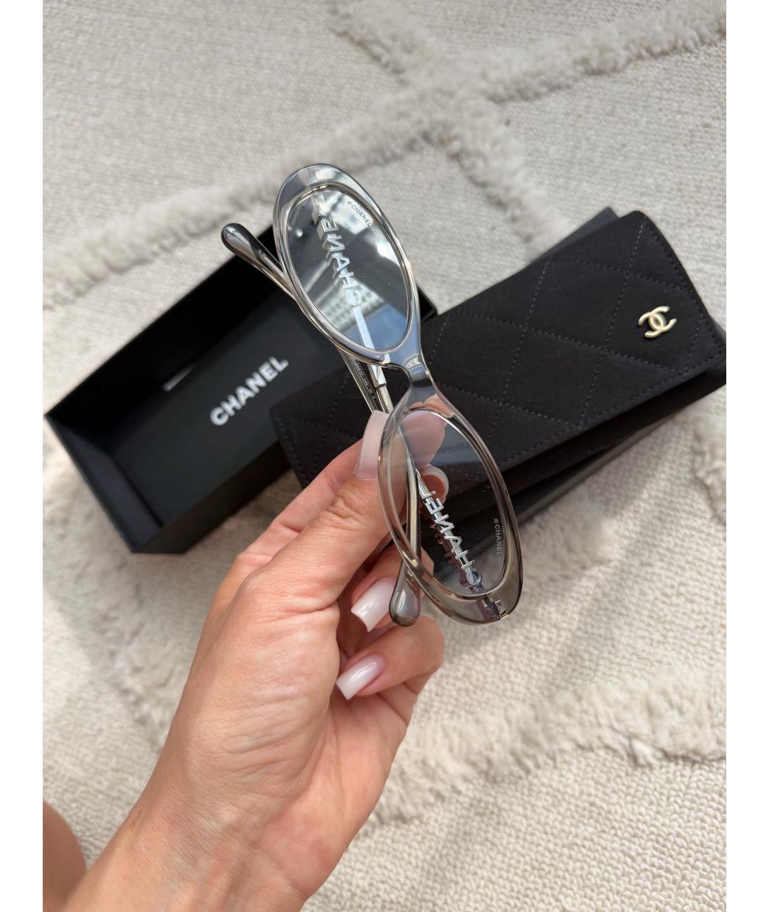 CHANEL Серые пластиковые солнцезащитные очки, фото 3
