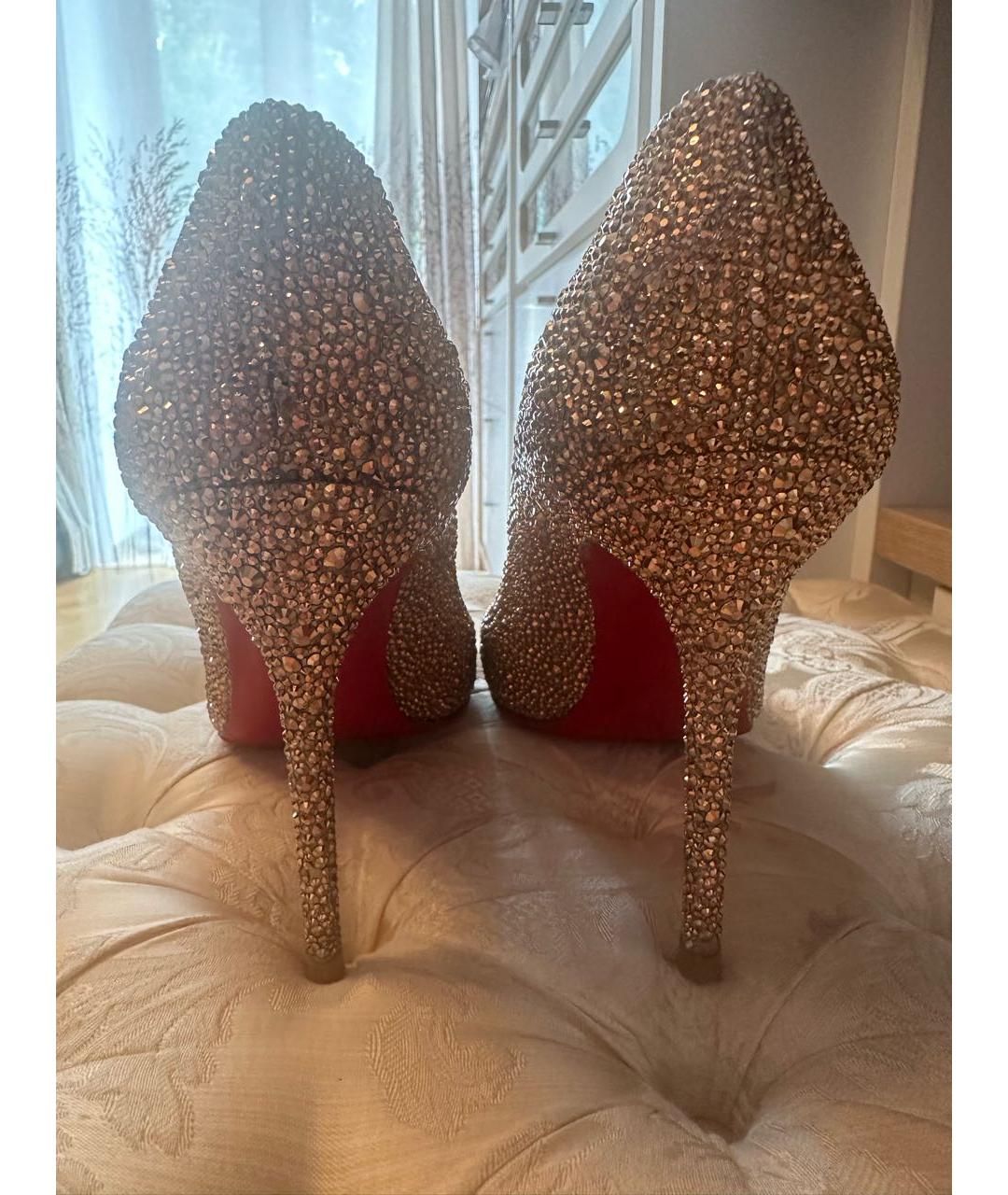 CHRISTIAN LOUBOUTIN Золотые кожаные туфли, фото 4
