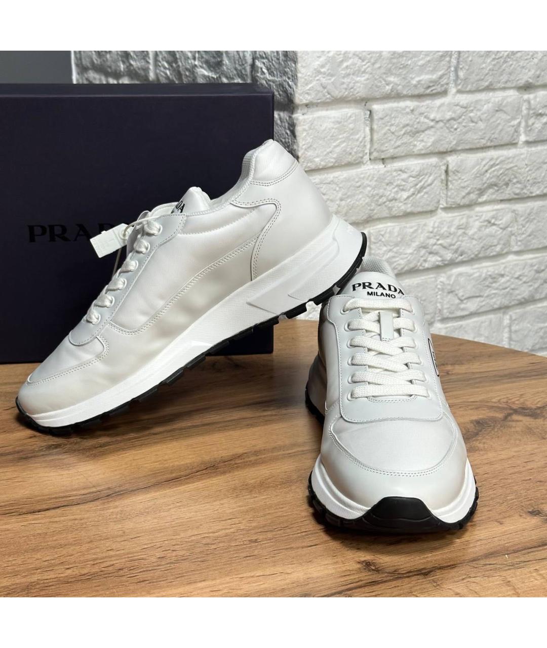 PRADA Белые кожаные низкие кроссовки / кеды, фото 3