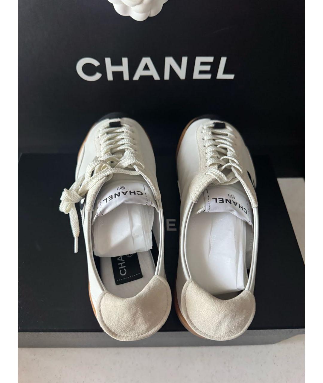 CHANEL Белые кожаные кеды, фото 3