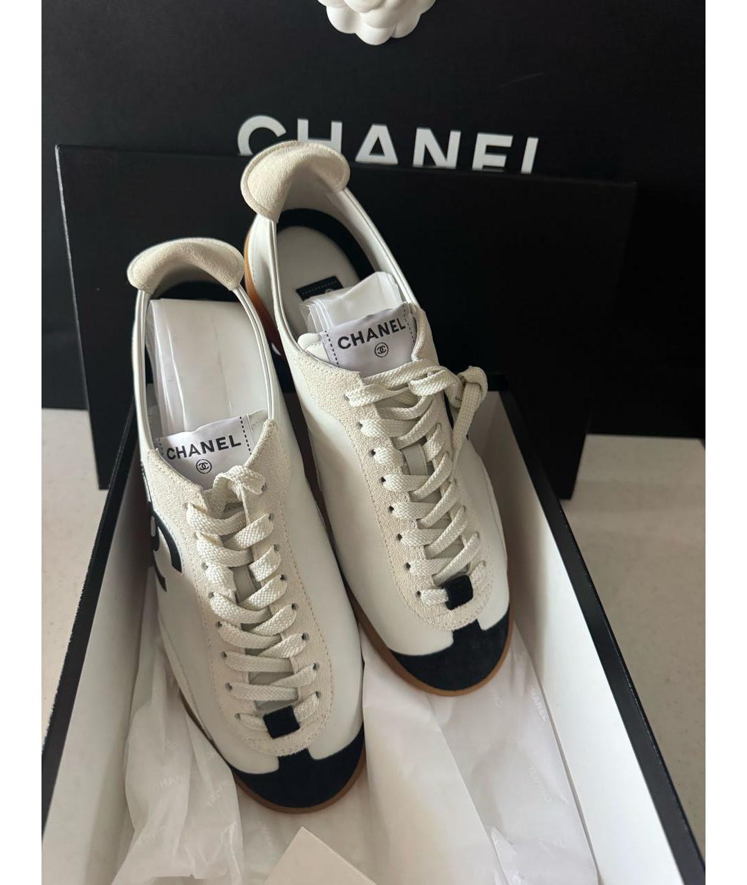 CHANEL Белые кожаные кеды, фото 2