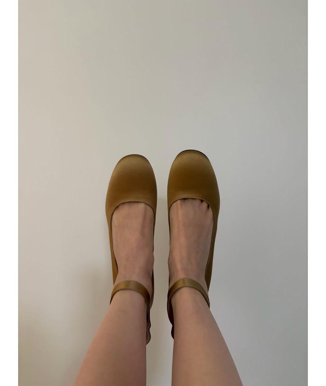 GIANVITO ROSSI Золотые текстильные туфли, фото 2