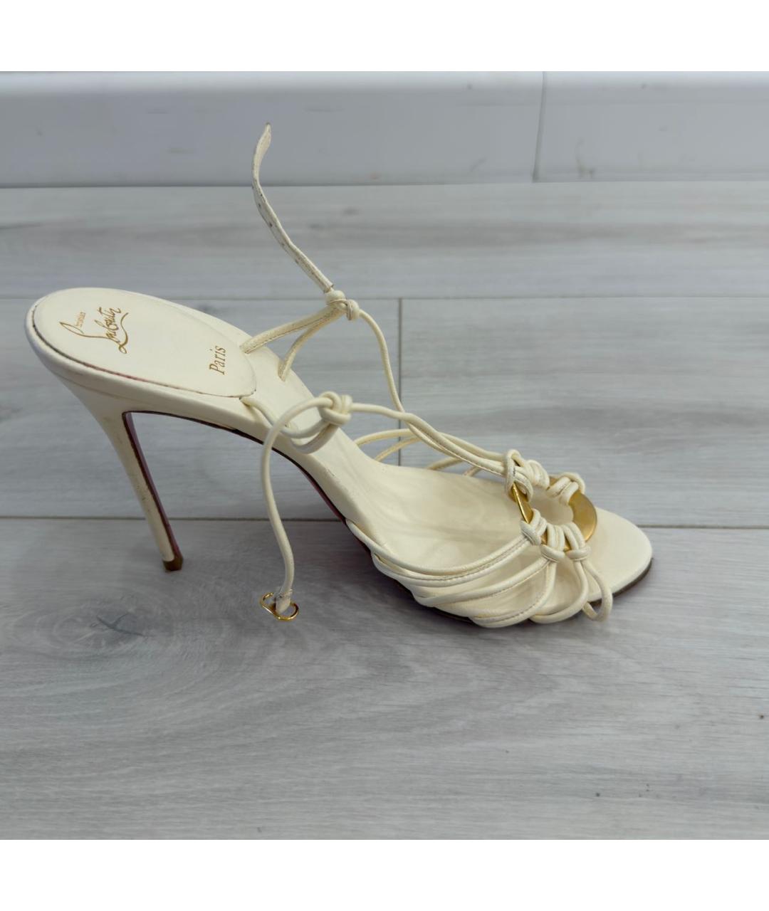 CHRISTIAN LOUBOUTIN Белые кожаные босоножки, фото 7