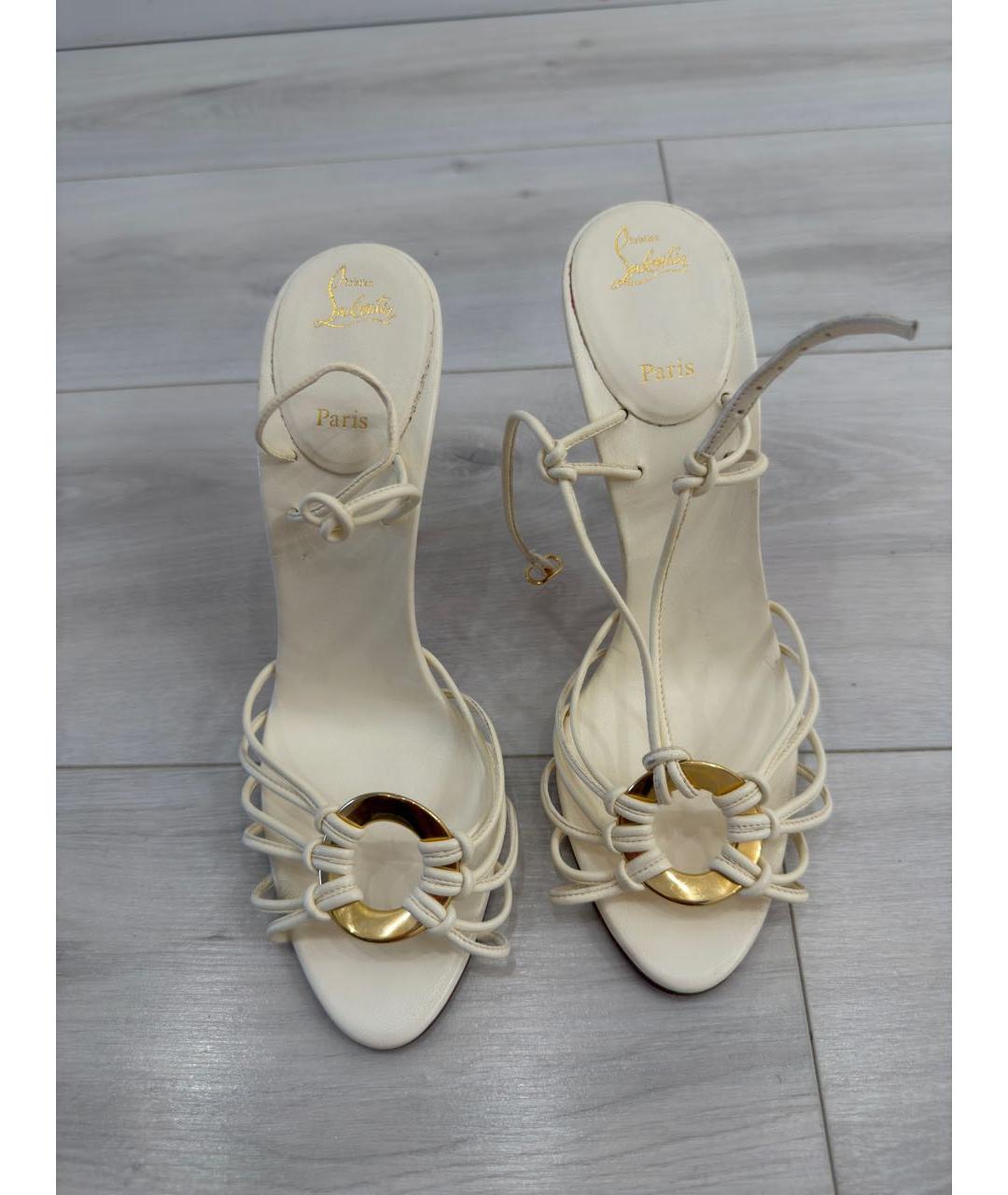 CHRISTIAN LOUBOUTIN Белые кожаные босоножки, фото 2
