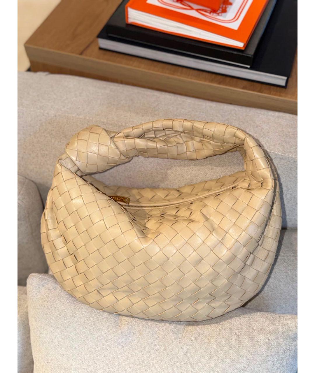 BOTTEGA VENETA Бежевая кожаная сумка с короткими ручками, фото 3
