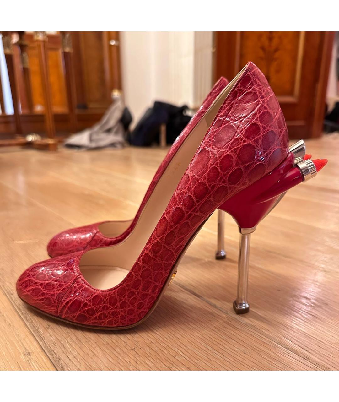 PRADA Красные туфли из кожи аллигатора, фото 5