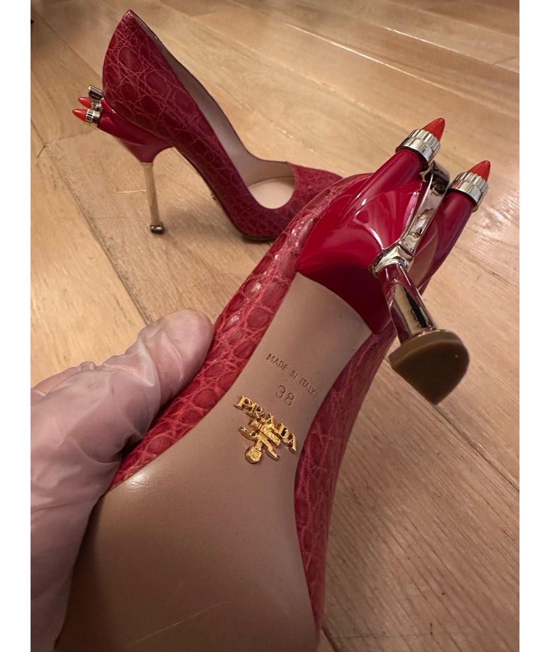 PRADA Красные туфли из кожи аллигатора, фото 6