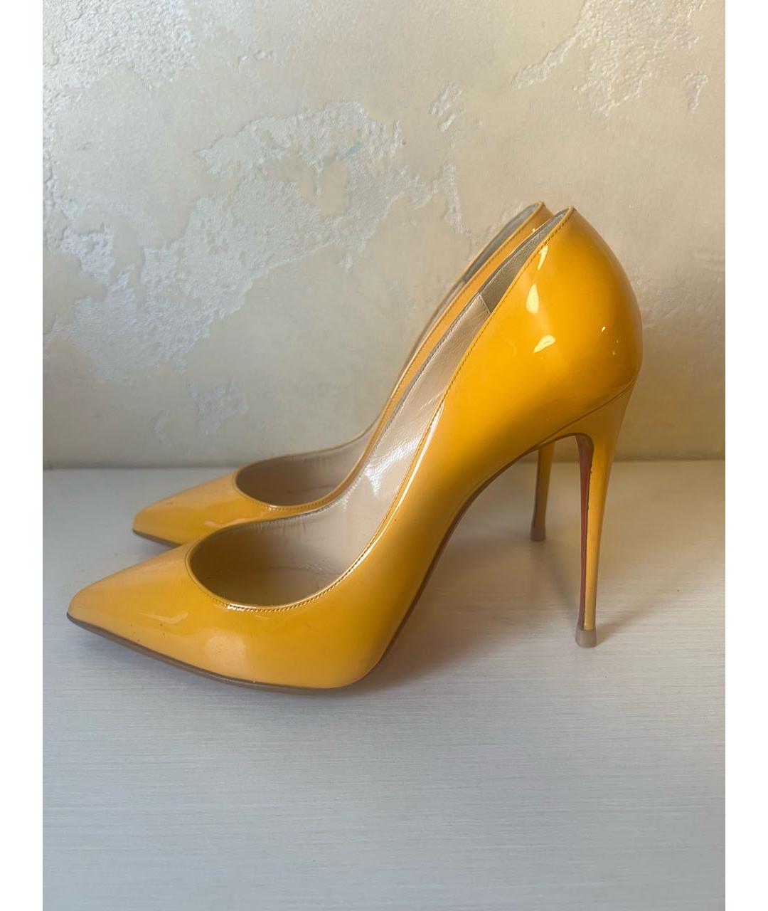 CHRISTIAN LOUBOUTIN Желтые туфли из лакированной кожи, фото 6