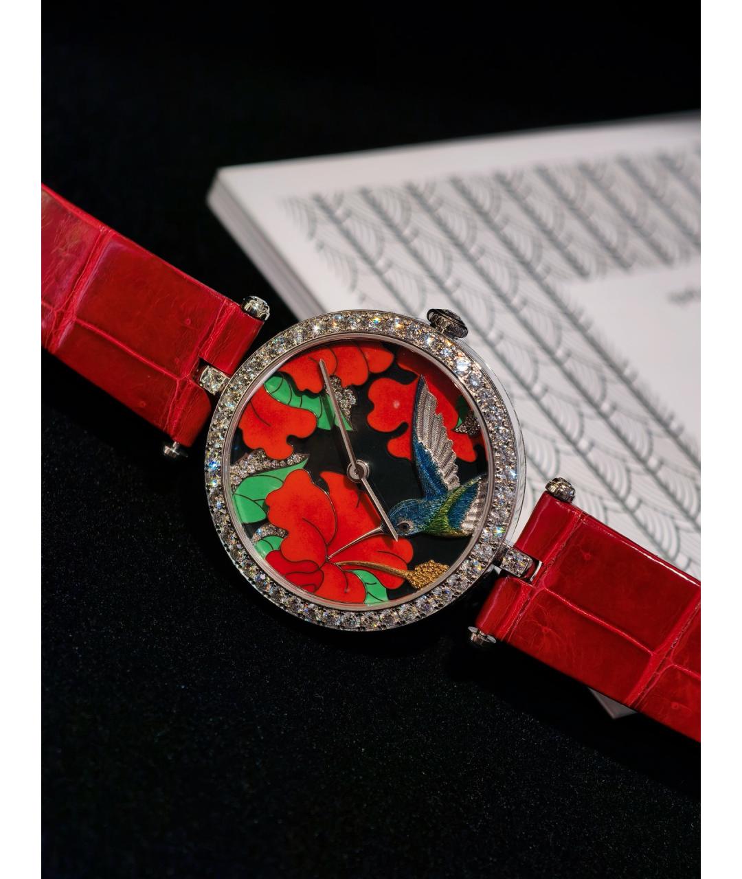 VAN CLEEF & ARPELS Красные часы, фото 2