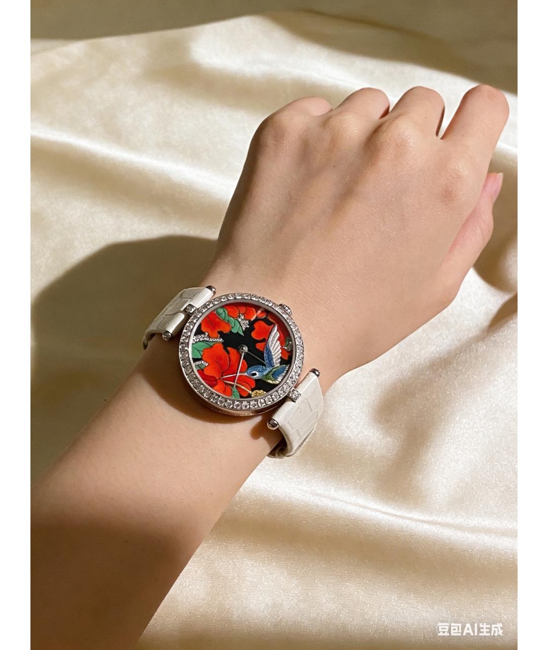 VAN CLEEF & ARPELS Красные часы, фото 7
