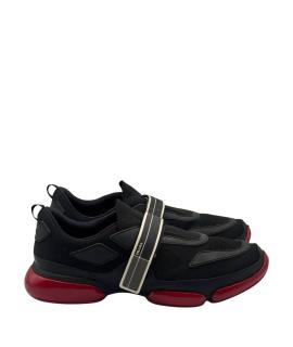 PRADA Низкие кроссовки / кеды