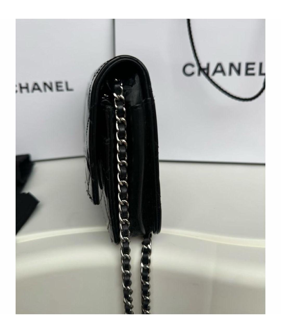 CHANEL Черная сумка через плечо из лакированной кожи, фото 5