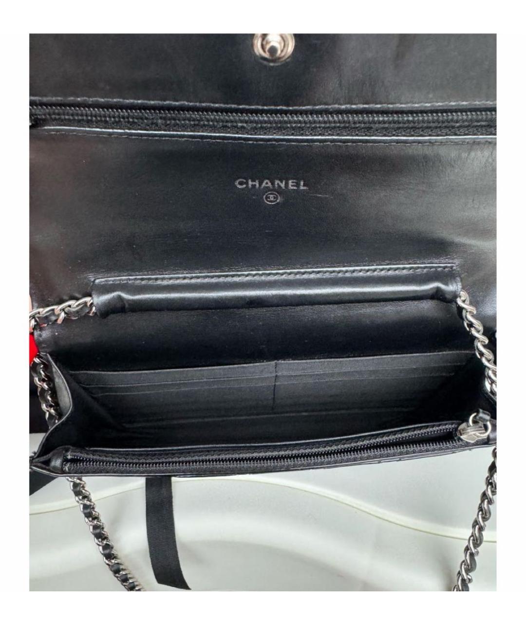 CHANEL Черная сумка через плечо из лакированной кожи, фото 8
