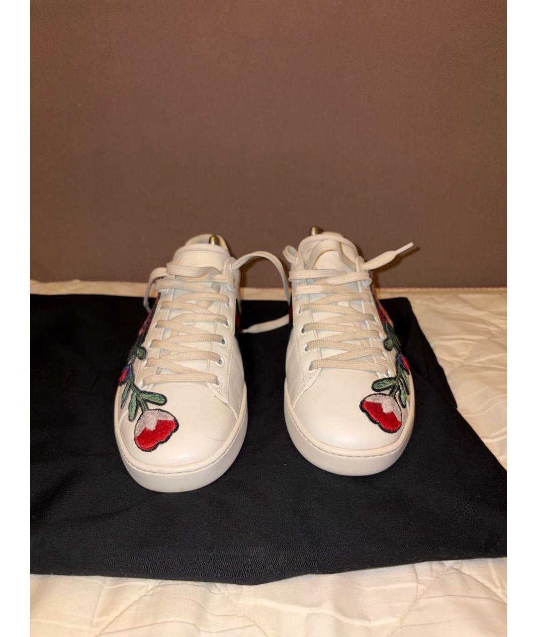 GUCCI Белые кожаные низкие кроссовки / кеды, фото 2
