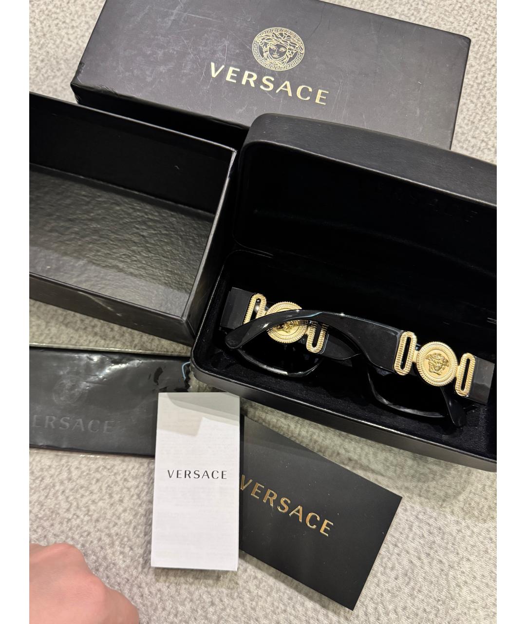 VERSACE Черные пластиковые солнцезащитные очки, фото 2