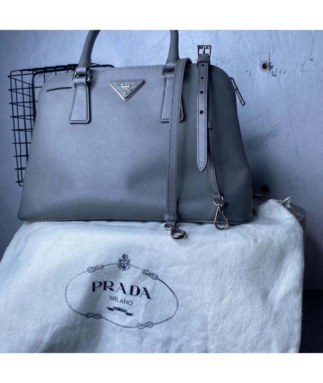 PRADA Серая кожаная сумка с короткими ручками, фото 8