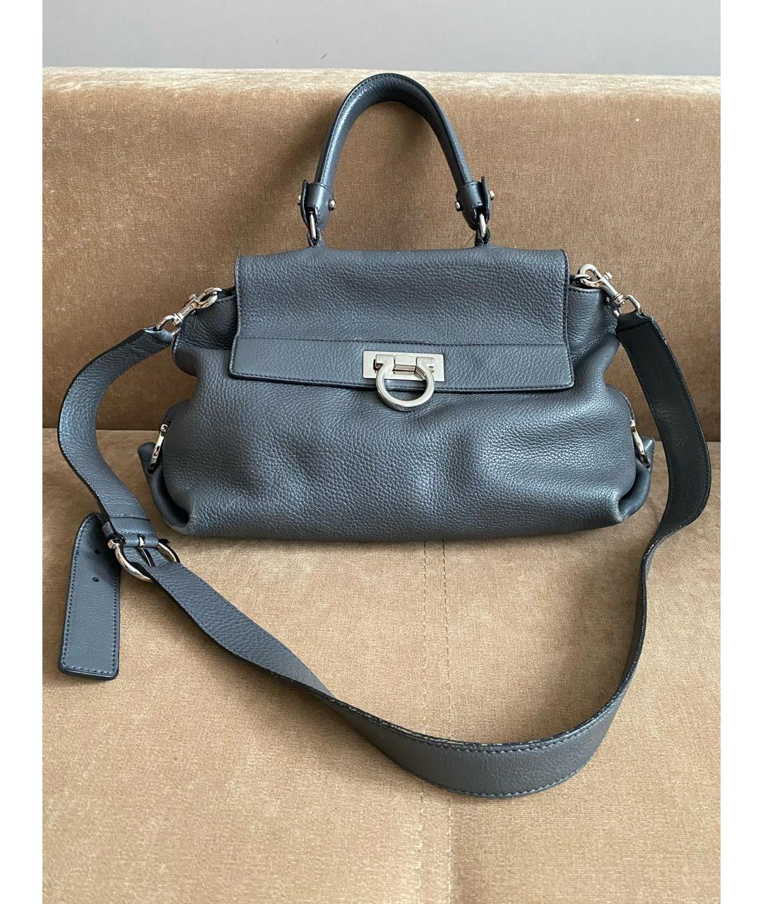 FERRAGAMO Антрацитовая кожаная сумка с короткими ручками, фото 9