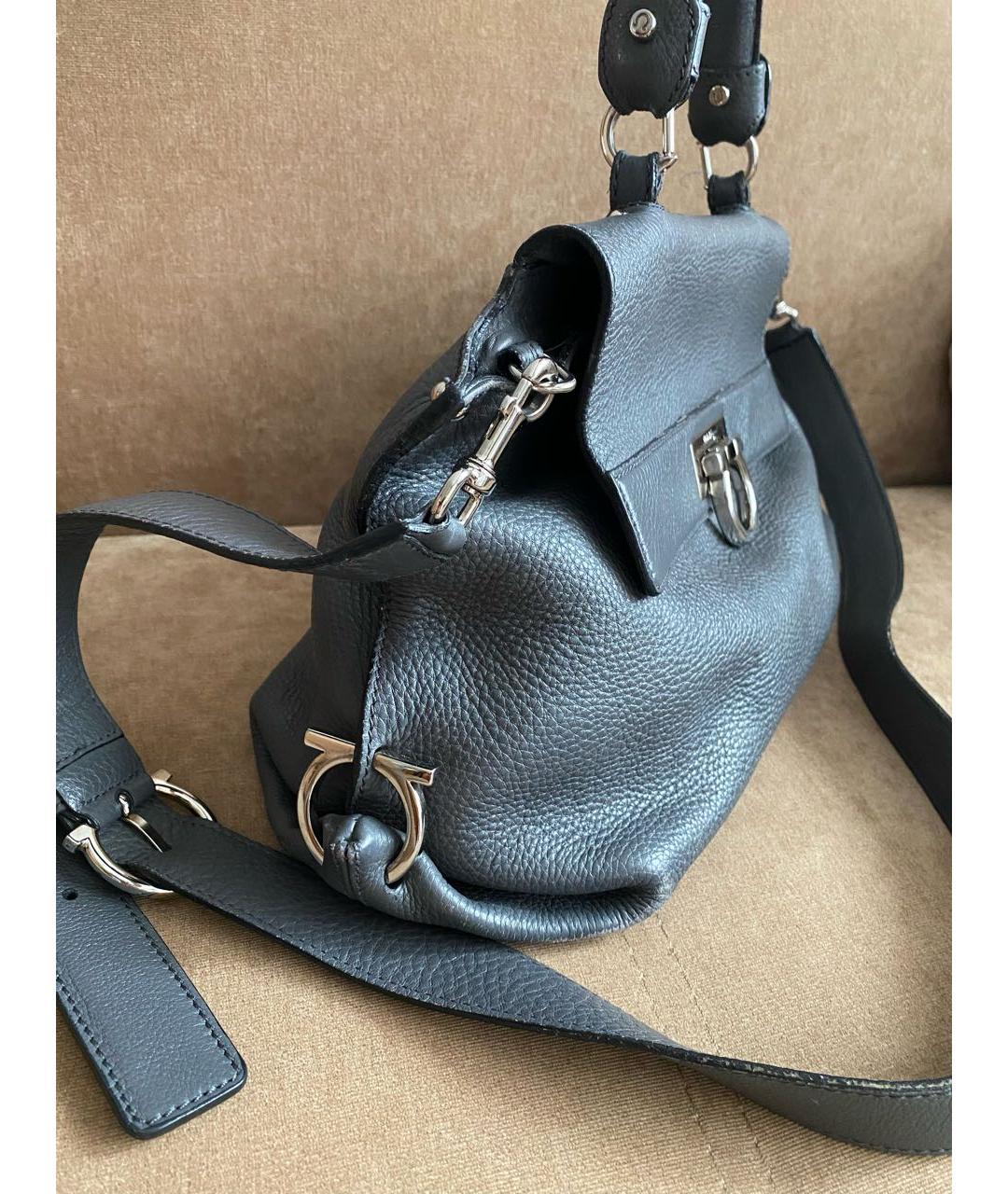 FERRAGAMO Антрацитовая кожаная сумка с короткими ручками, фото 2