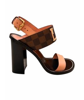 LOUIS VUITTON Босоножки