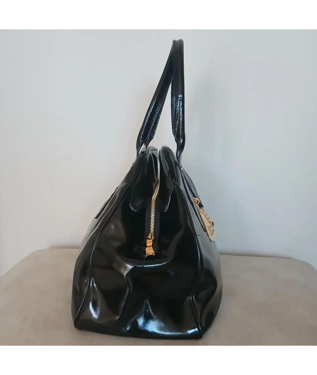 VIVIENNE WESTWOOD Черная сумка тоут из лакированной кожи, фото 3