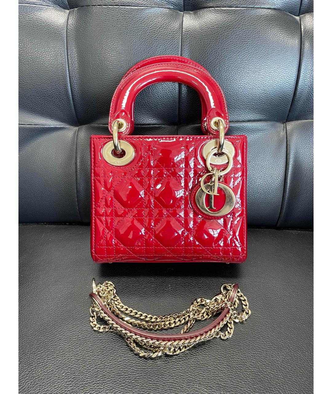 CHRISTIAN DIOR Красная сумка с короткими ручками из лакированной кожи, фото 2