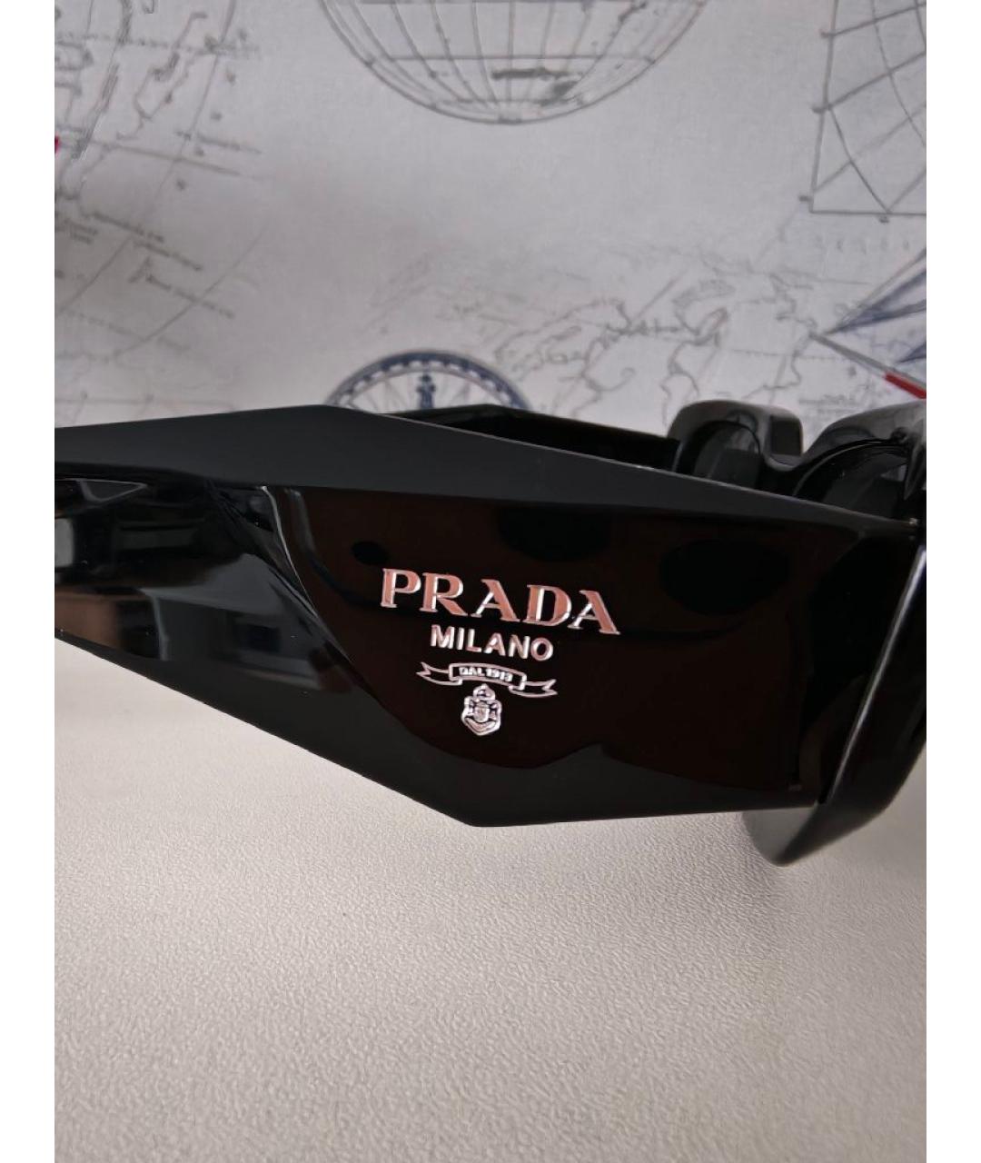 PRADA Черные пластиковые солнцезащитные очки, фото 2