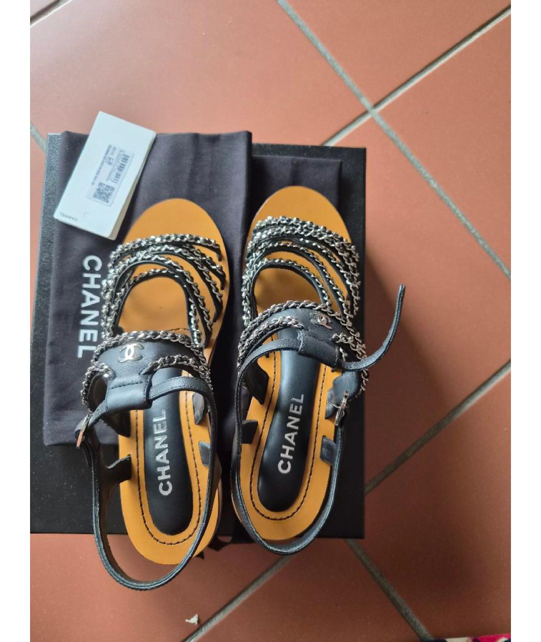 CHANEL Черные кожаные сандалии, фото 3