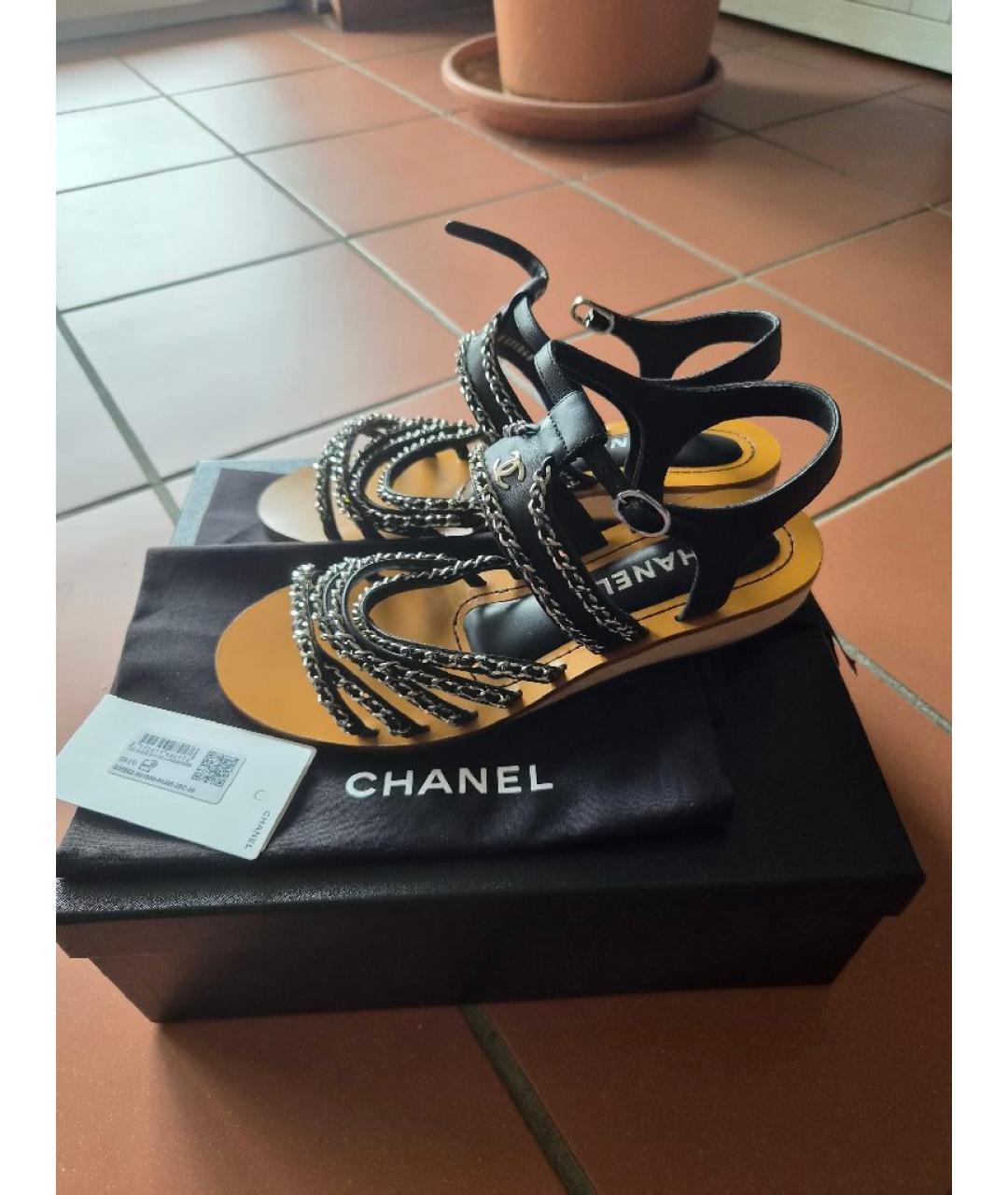 CHANEL Черные кожаные сандалии, фото 5