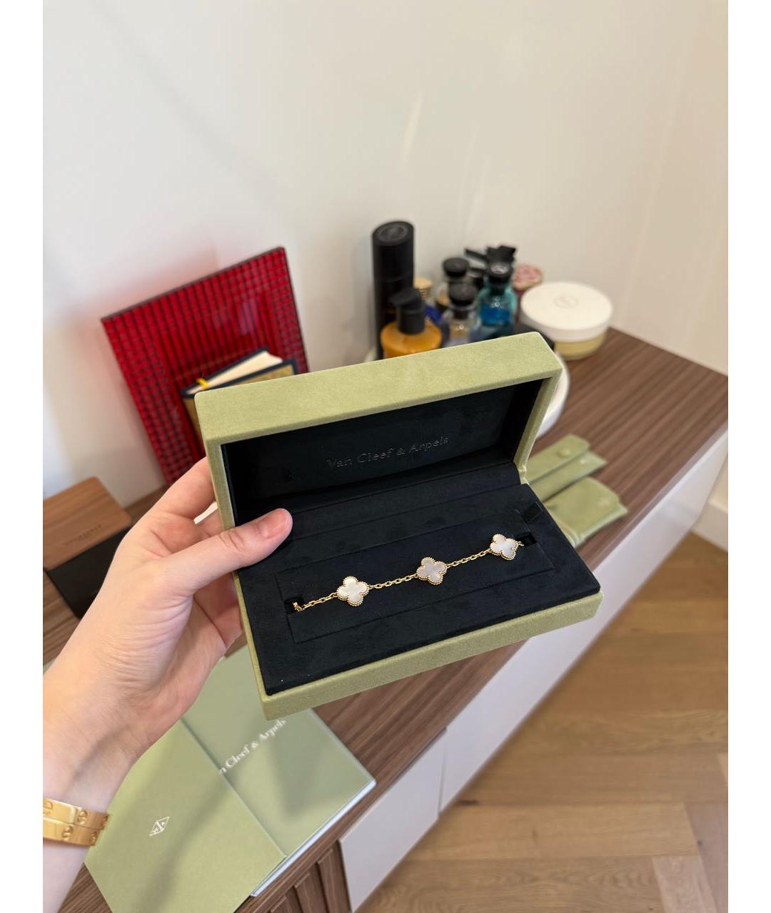 VAN CLEEF & ARPELS Белый браслет из желтого золота, фото 4