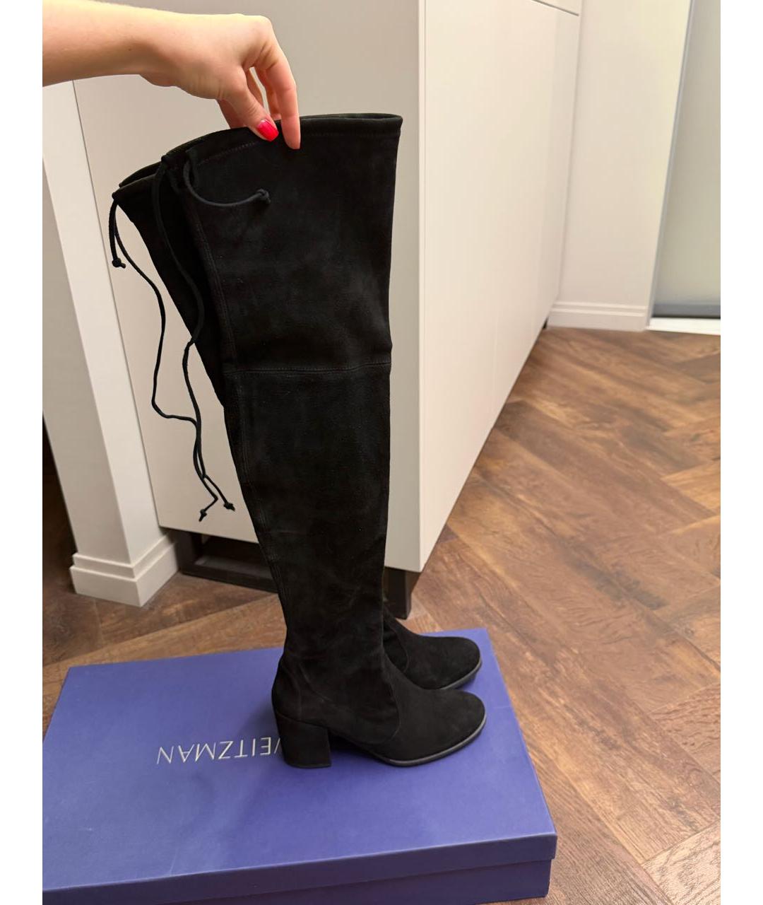 STUART WEITZMAN Черные замшевые ботфорты, фото 7