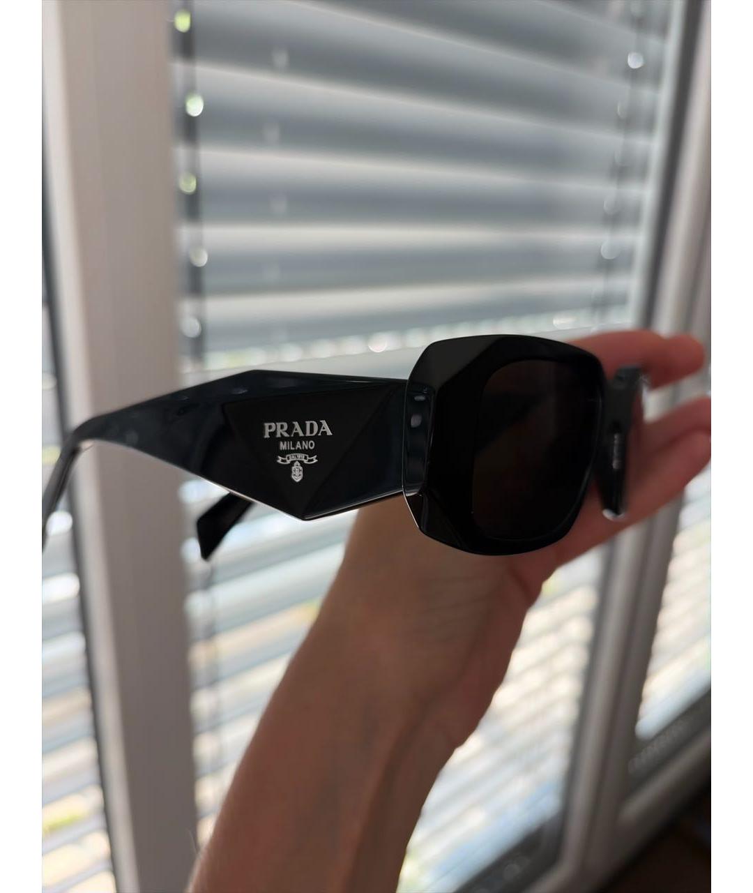 PRADA Черные пластиковые солнцезащитные очки, фото 4