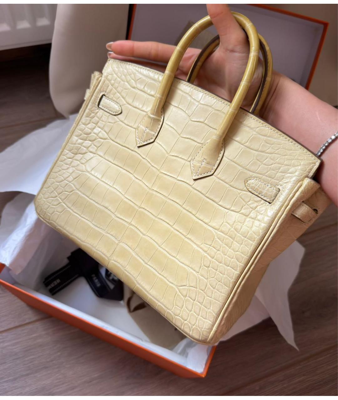 HERMES Бежевая сумка с короткими ручками из кожи крокодила, фото 3