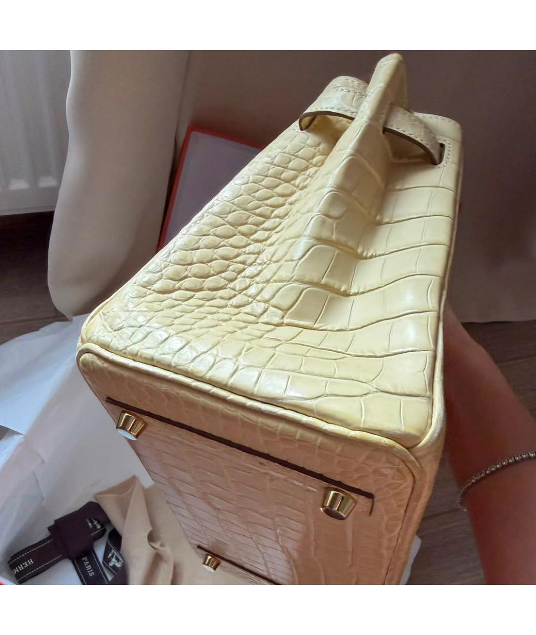 HERMES Бежевая сумка с короткими ручками из кожи крокодила, фото 2