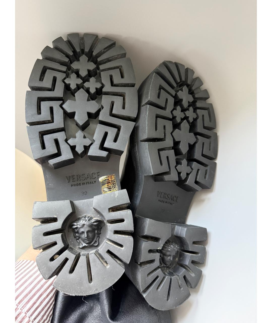 VERSACE Черные кожаные ботфорты, фото 4