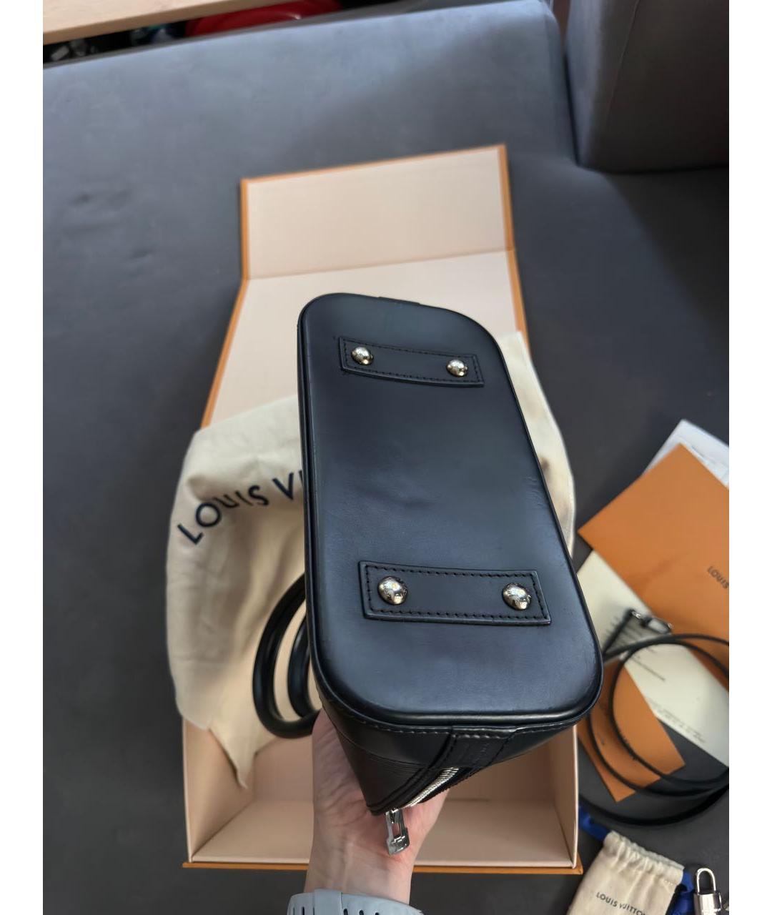 LOUIS VUITTON Черная кожаная сумка с короткими ручками, фото 5