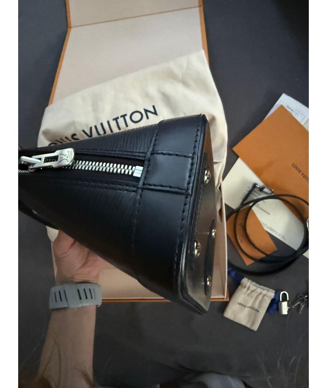 LOUIS VUITTON Черная кожаная сумка с короткими ручками, фото 7