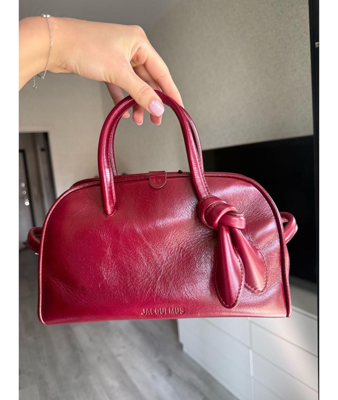 JACQUEMUS Бордовая кожаная сумка с короткими ручками, фото 7