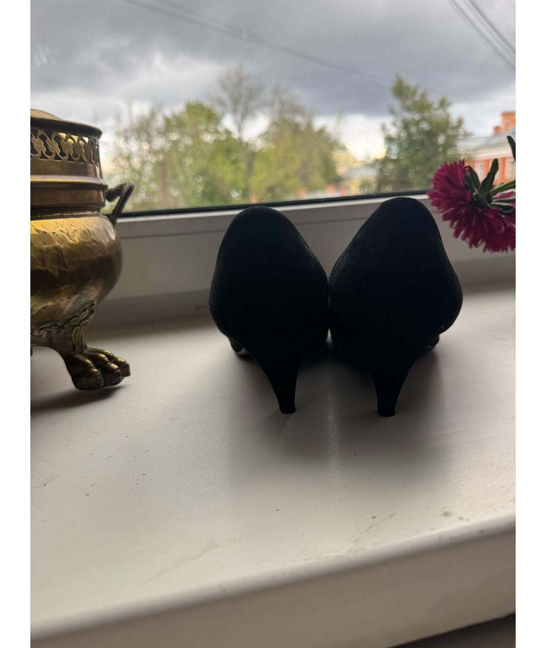 SAINT LAURENT Черные замшевые лодочки на низком каблуке, фото 4